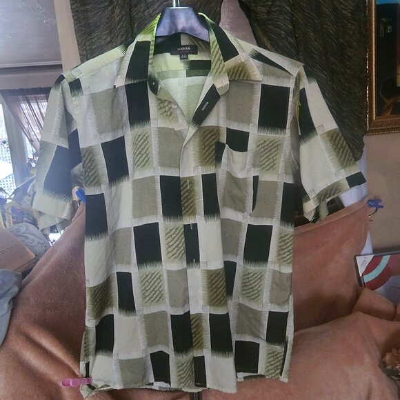 A25  Retro Good looking Berkam patterned short sleeve XL Paris London Rome - Picture 1 of 4
